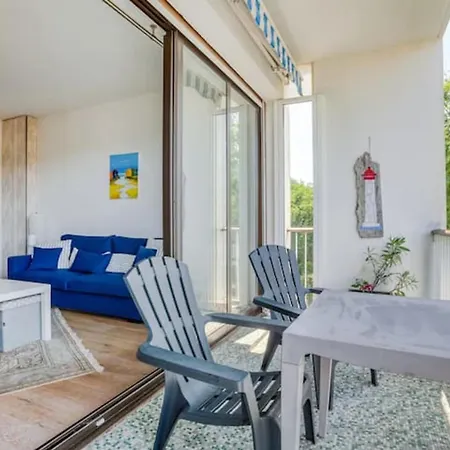 With Balcony And Parking Near The * Arcachon