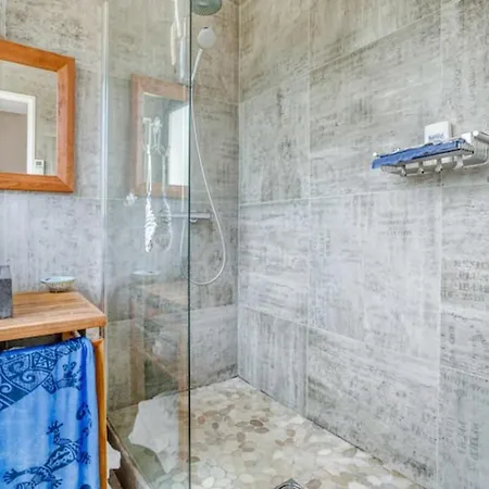 Apartamento With Balcony And Parking Near The *